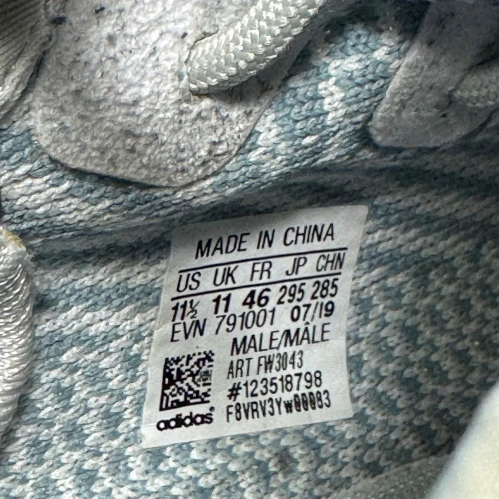 Adidas Yeezy Boost 350 V2 Cloud White Non-Reflective FW3043 Mens 11.5 Blue Grey